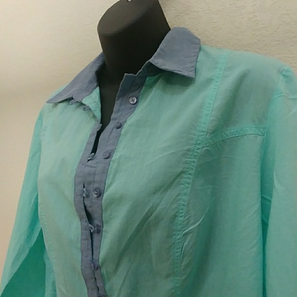 Venus Two Tone Button Down Top - Picture 2 of 8